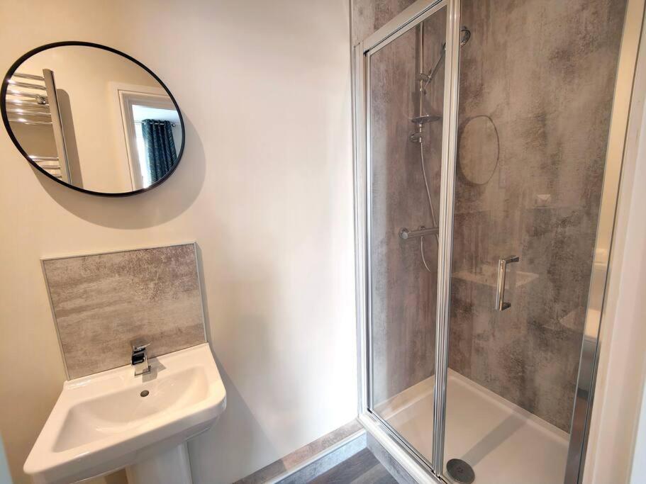 Apartment Carvetii - Anne House 1 - Dbl Bed Ground Floor En-suite